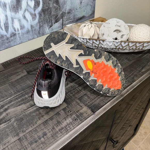 Hoka One One Speedgoat 4 trail running shoes Mens SZ 8 - Picture 3 of 14